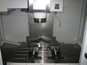 CNC freesmachine Bridgeport - Bespex kunststof bewerking