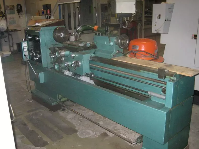 conventioneel kunsstof draaien - Bespex kunststof bewerking