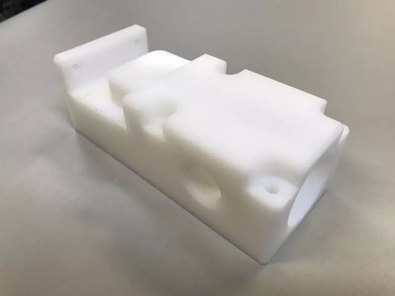 POM frezen CNC frezen POM - Bespex kunststof bewerking