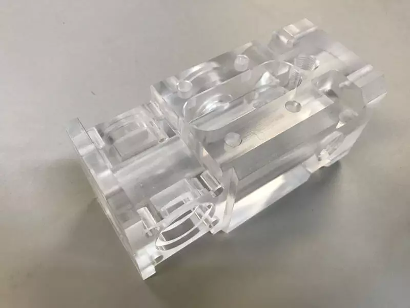 PMMA frezen PMMA pomphuis - Bespex kunststof bewerking